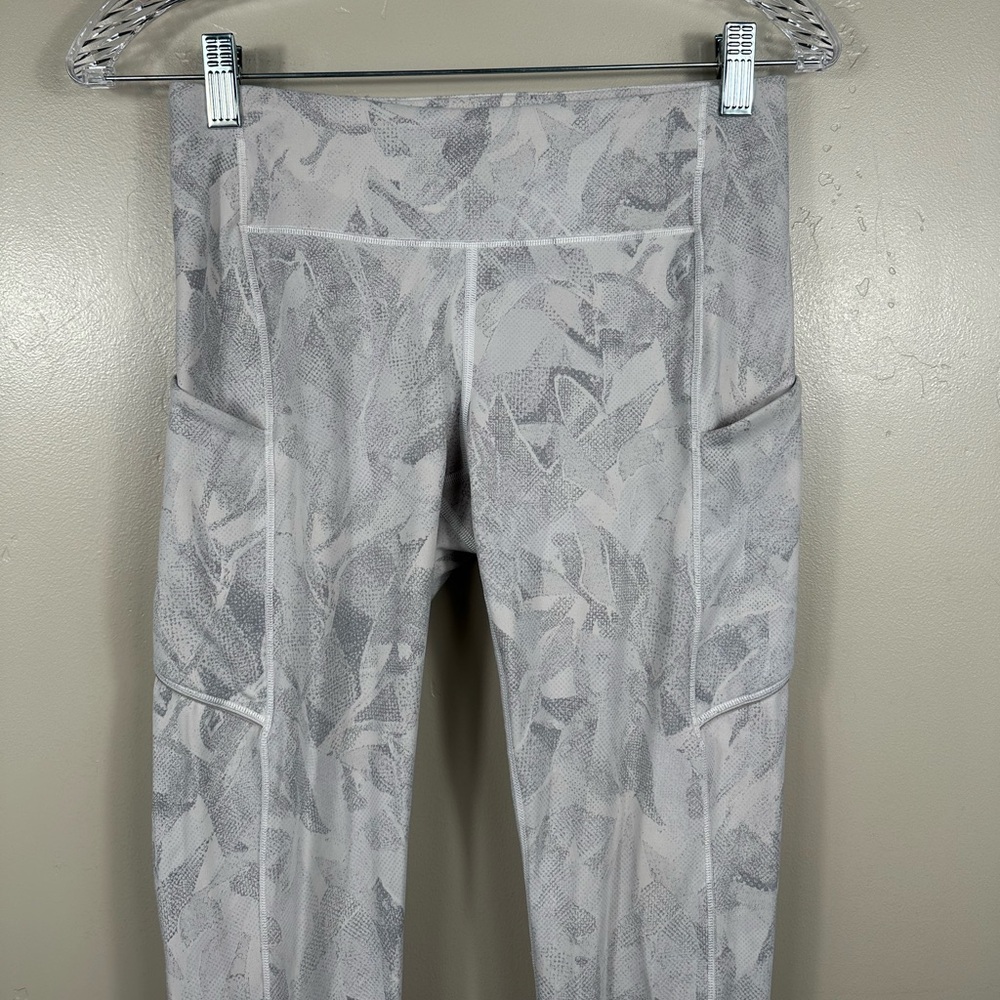 Lululemon Speed Up Tight *Full-On Luxtreme 28" Eternal Eternal Wave White Sz 6 - Picture 3 of 9